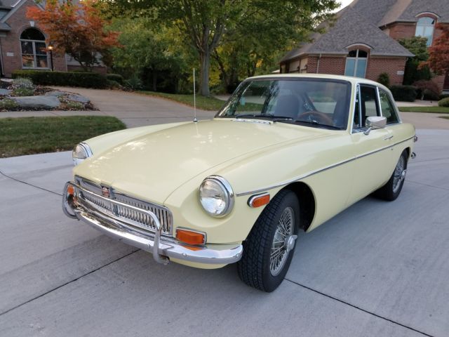 1974 MG MGB GT COUPE - photo 7