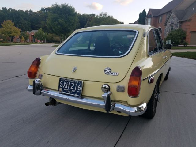 1974 MG MGB GT COUPE - photo 9