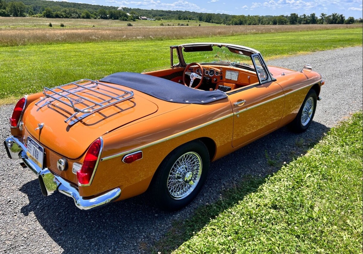 1974 MG MGB - photo 2