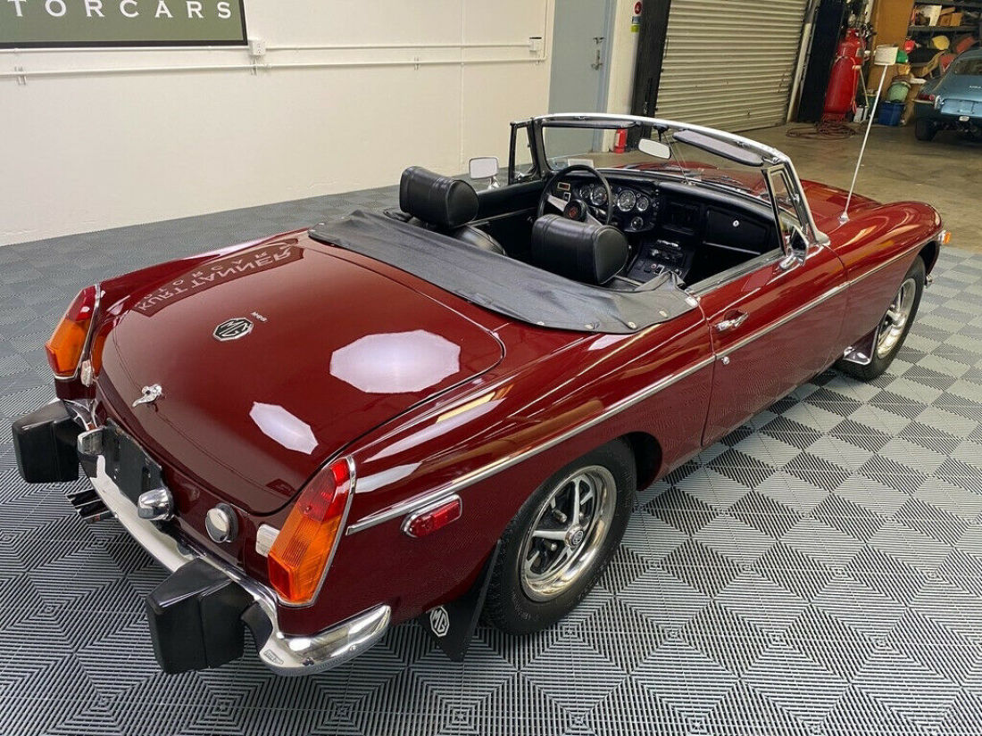 1974 MG MGB 1974 MGB. TONNEAU COVER. 4-SPEED, ROSTYLE WHEELS. - photo 8