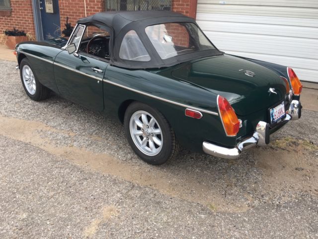 1974 MG MGB Roadster - photo 3