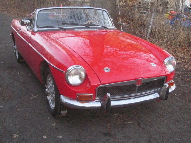 1974 MGB Roadster - nice, well maintained classic car 1974 MG MGB