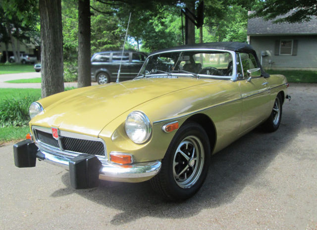 1974 MG MGB Roadster - photo 3