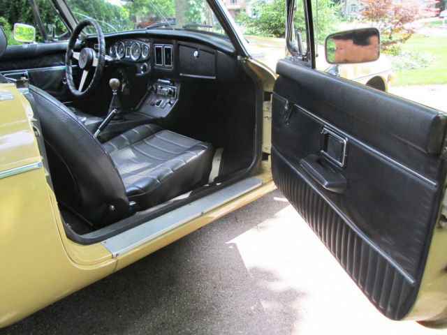 1974 MG MGB Roadster - photo 8
