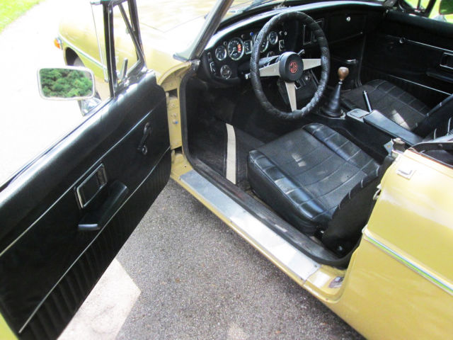 1974 MG MGB Roadster - photo 9
