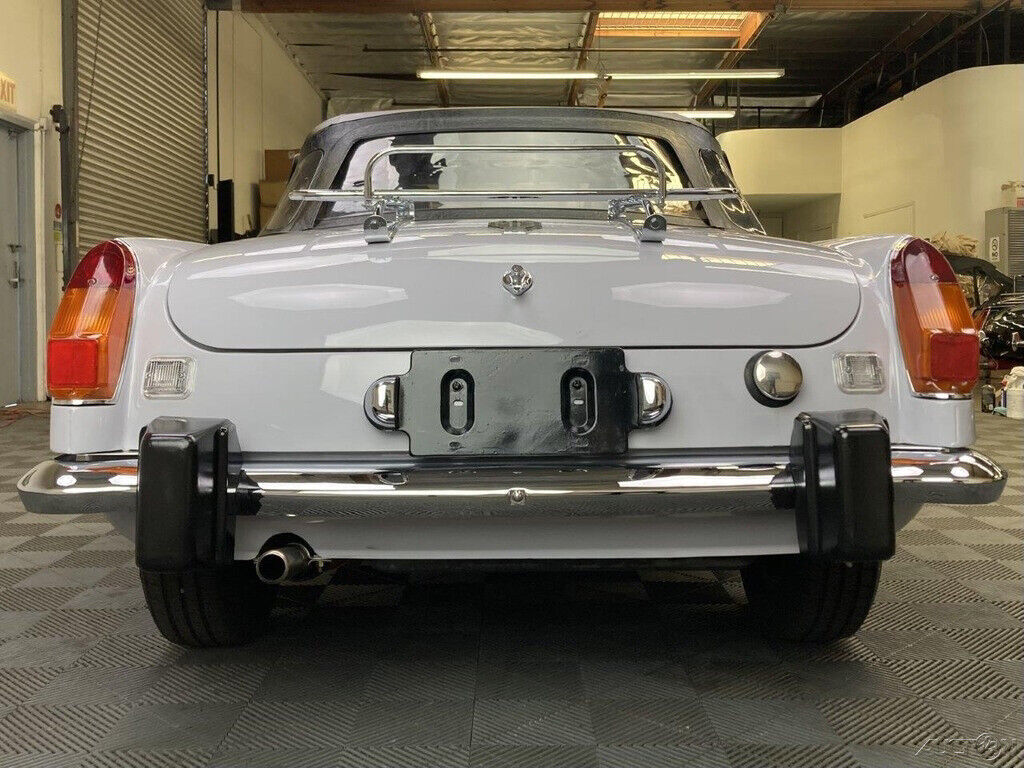 1974 MG MGB 1974 MGB ROADSTER. RARE MIRAGE PAINT - photo 12