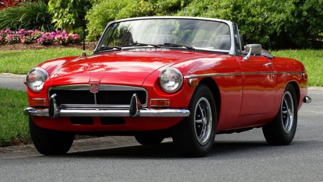 1974 MGB WITH OVER DRIVE CONVERTIBLE CLASSIC BODY STYLE WITH CHROME BUMPERS 1974 MG MGB FACTORY