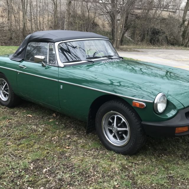 1974 MG MGB Convertible - photo 2