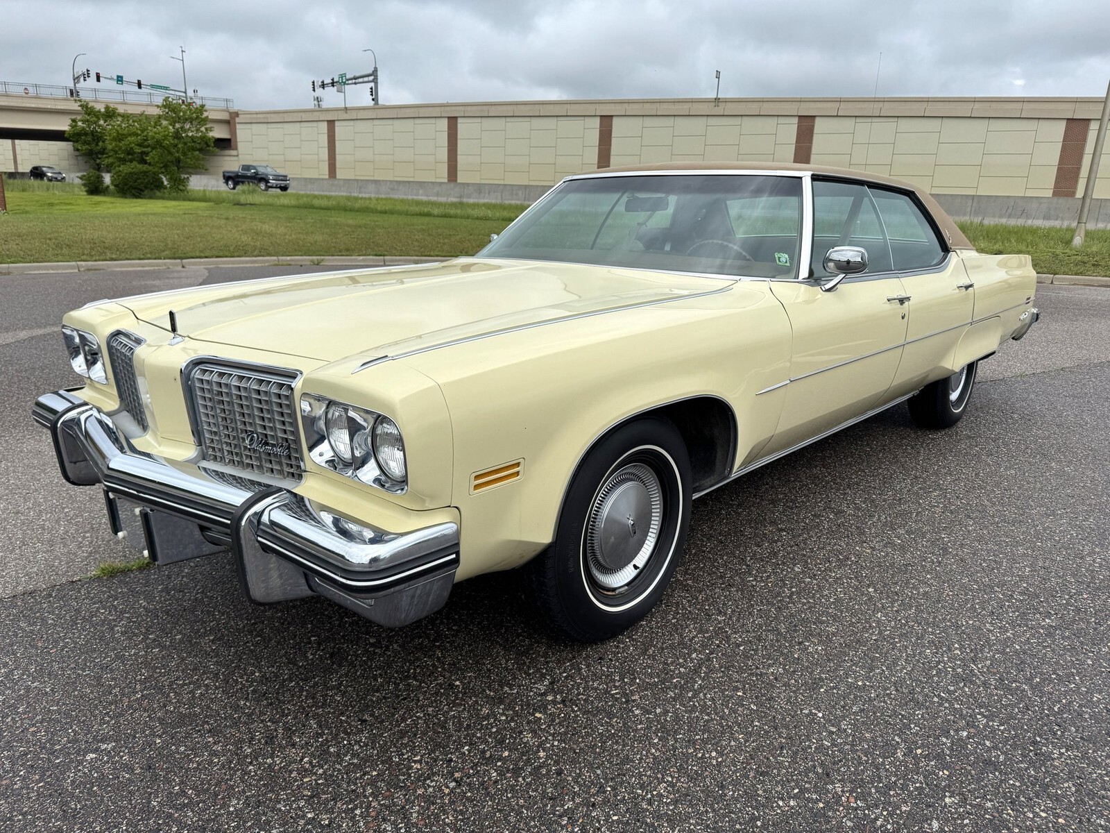 1974 Oldsmobile 98 Luxury Sedan - photo 7