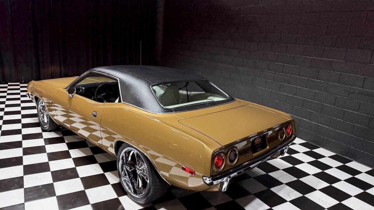 1974 Plymouth Barracuda NICE PAINT 318cid G CODE GOLDEN HAZE POLY! - photo 11