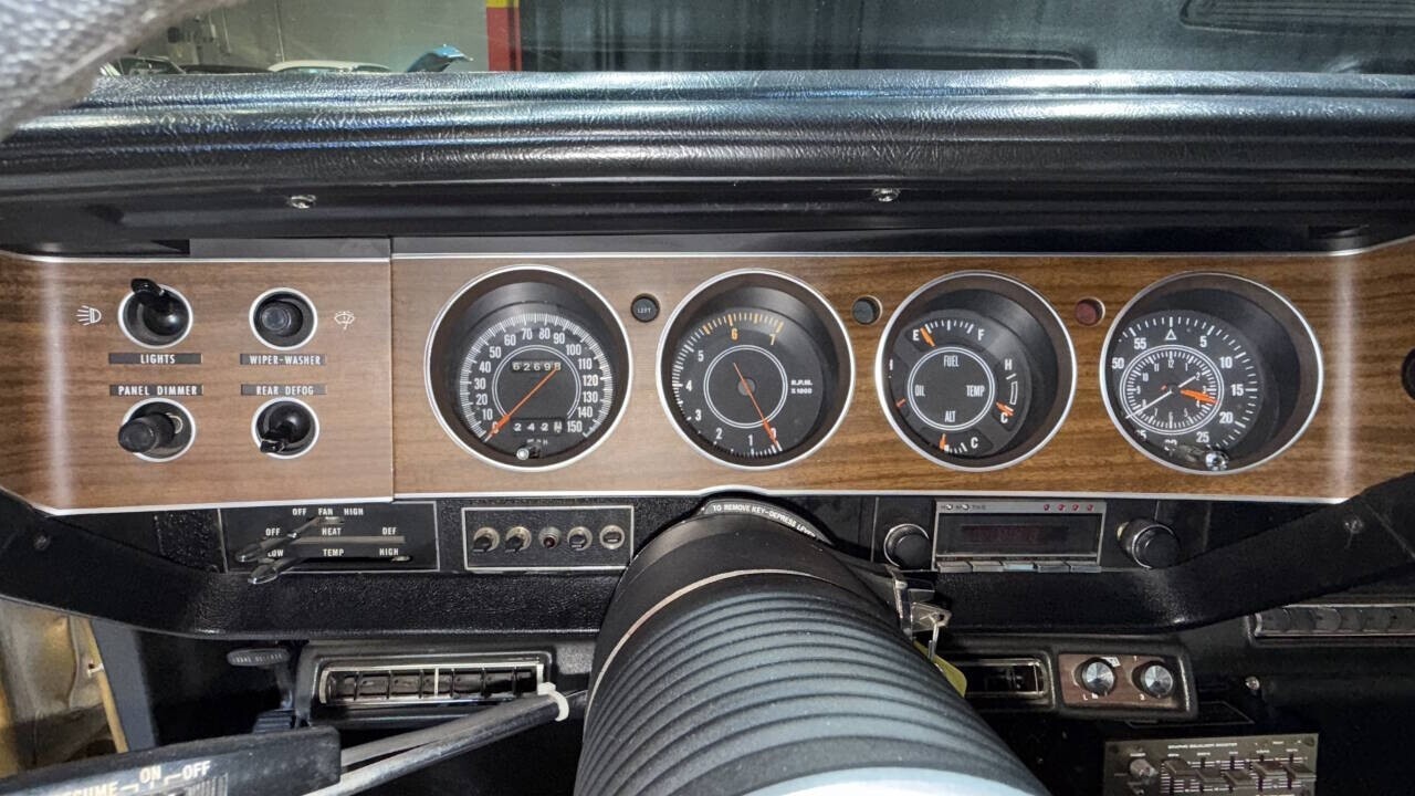 1974 Plymouth Barracuda NICE PAINT 318cid G CODE GOLDEN HAZE POLY! - photo 3