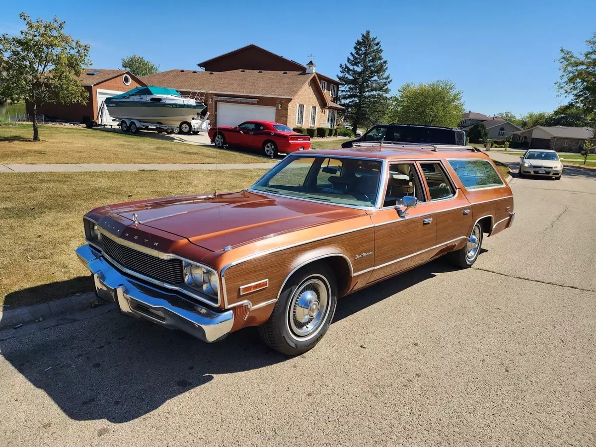 1974 Plymouth Gran Fury Wagon - 440 v8 Wood Wagon Survivor - Original Paint 1974 Plymouth Fury
