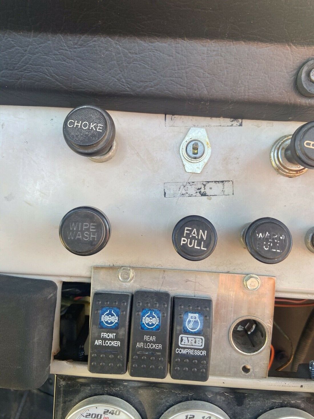 1974 Toyota FJ 40 - photo 8