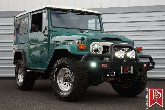 1974 Toyota FJ40 Land Cruiser, V8 4-speed Mega Cruiser, Rustic Green and White 1974 Toyota FJ Cruiser Land Cruiser
