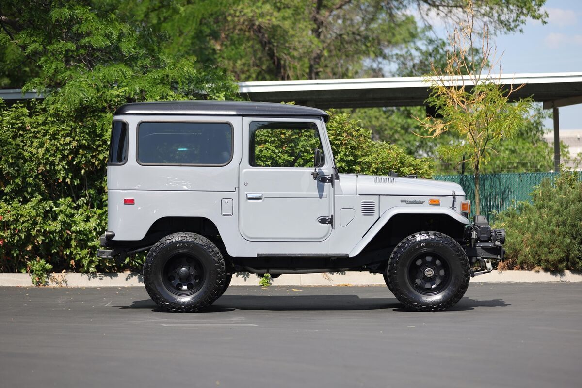 1974 Toyota FJ40 - photo 11