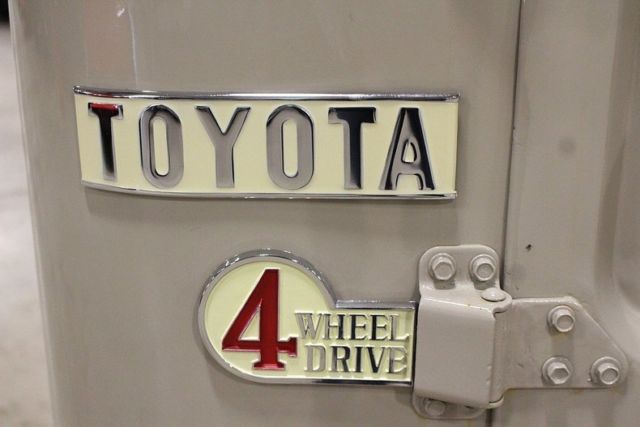 1974 Toyota Land Cruiser FJ-40 - photo 11