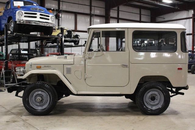1974 Toyota Land Cruiser FJ-40 - photo 2