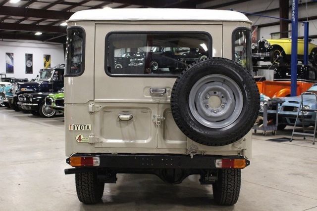 1974 Toyota Land Cruiser FJ-40 - photo 4