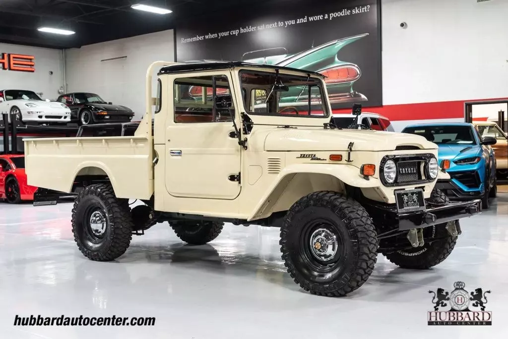 1974 Toyota Land Cruiser FJ-45 - Rebuilt Engine - Cream Exterior - Restored 1974 Toyota Land Cruiser FJ-45