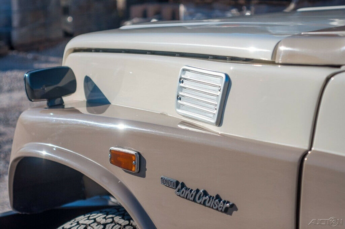 1974 Toyota Land Cruiser 4x4 SUV - photo 9