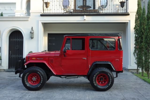 1974 Toyota Land Cruiser FJ40, 4X4, 350 V8, Manual shift, 33" tires, beautiful! 1974 Toyota Land Cruiser FJ40