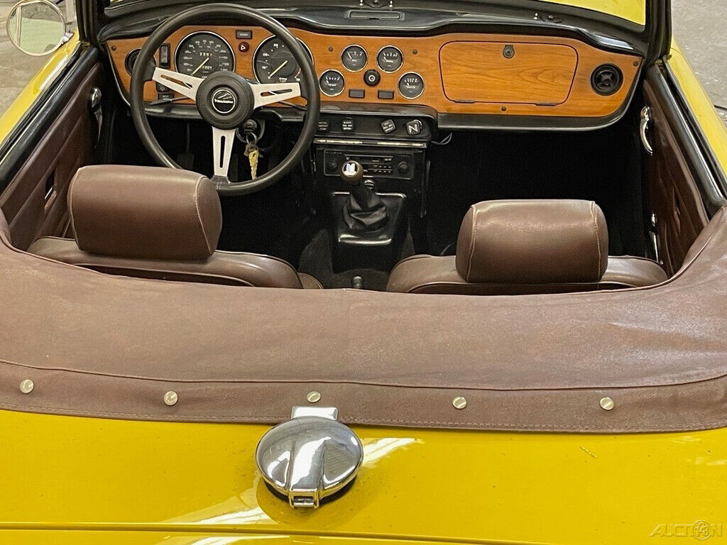 1974 Triumph TR-6 Convertible - photo 12