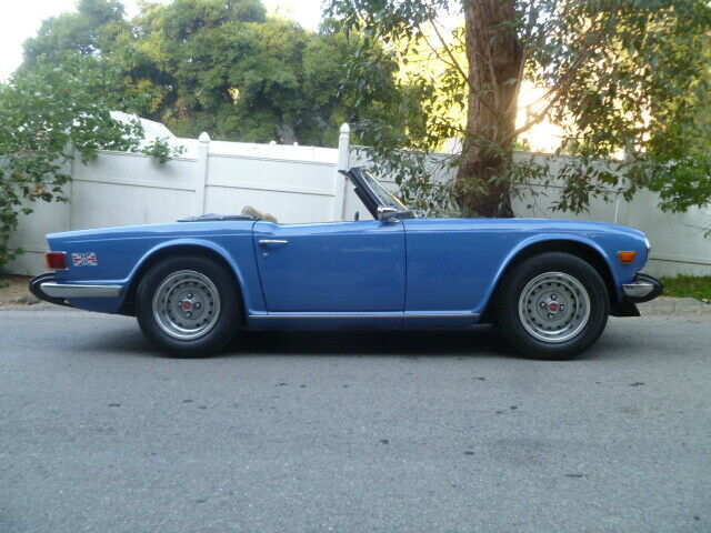 1974 Triumph TR-6 Convertible - photo 2
