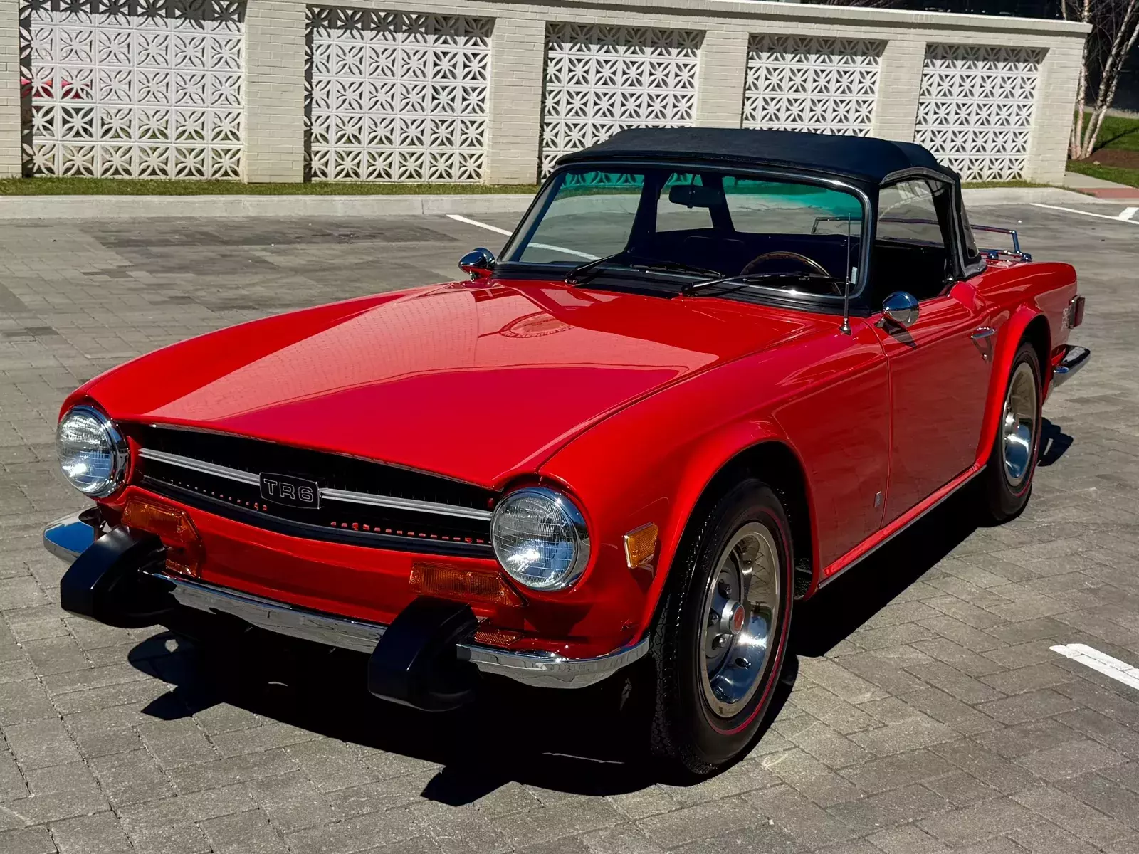 1974 Triumph TR-6 Convertible - photo 2
