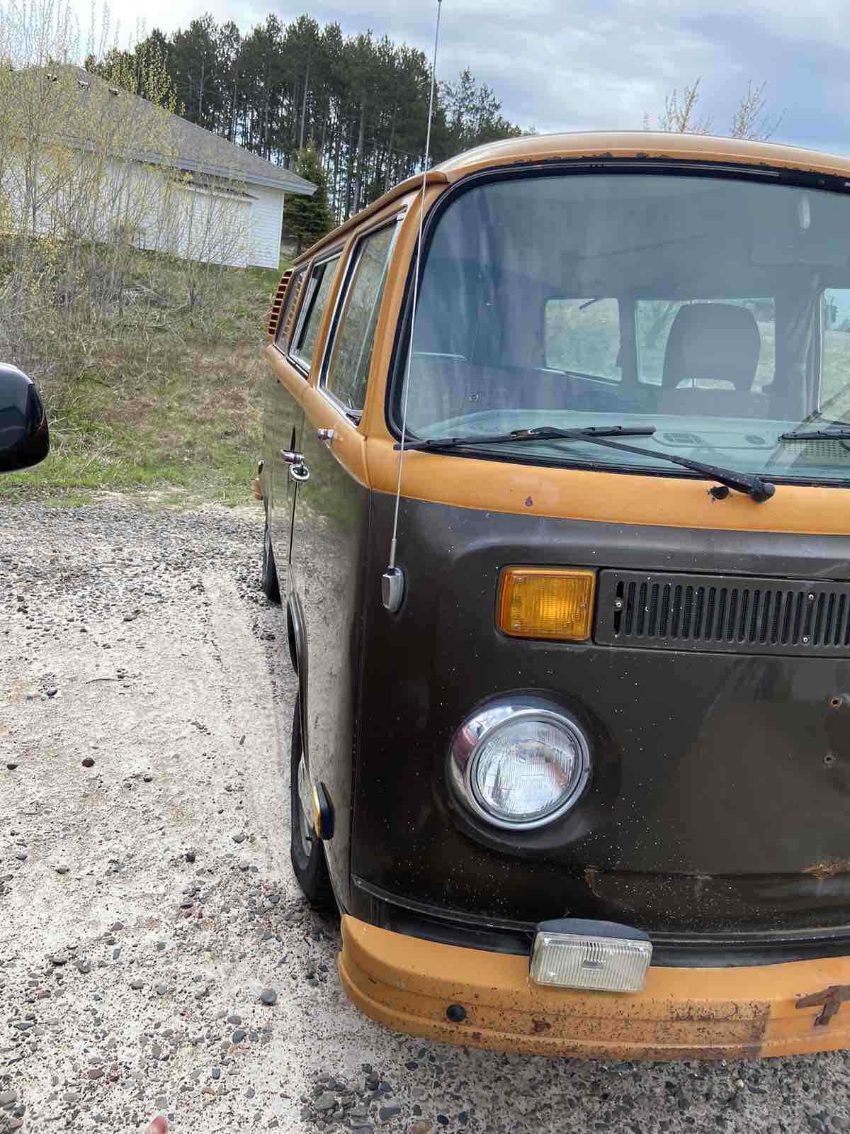 1974 Volkswagen bus sunroof - photo 3