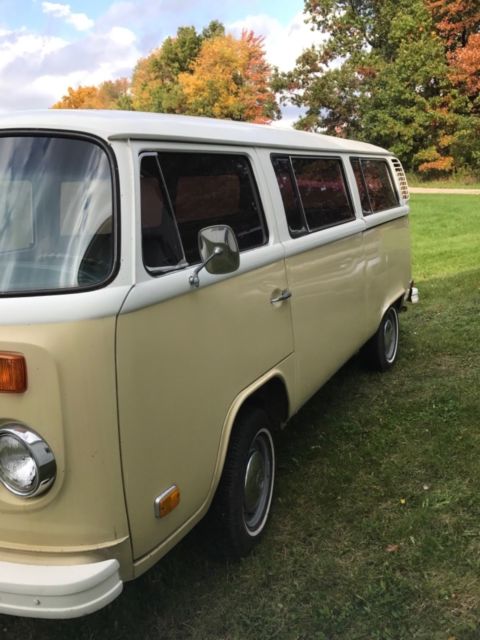 1974 Volkswagen Bus/Vanagon - photo 2