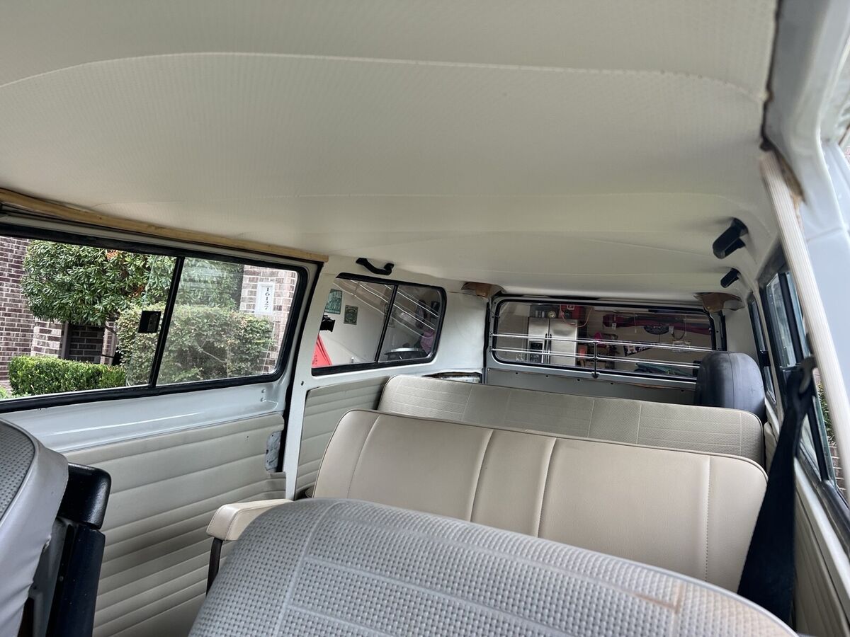 1974 Volkswagen Van - photo 11