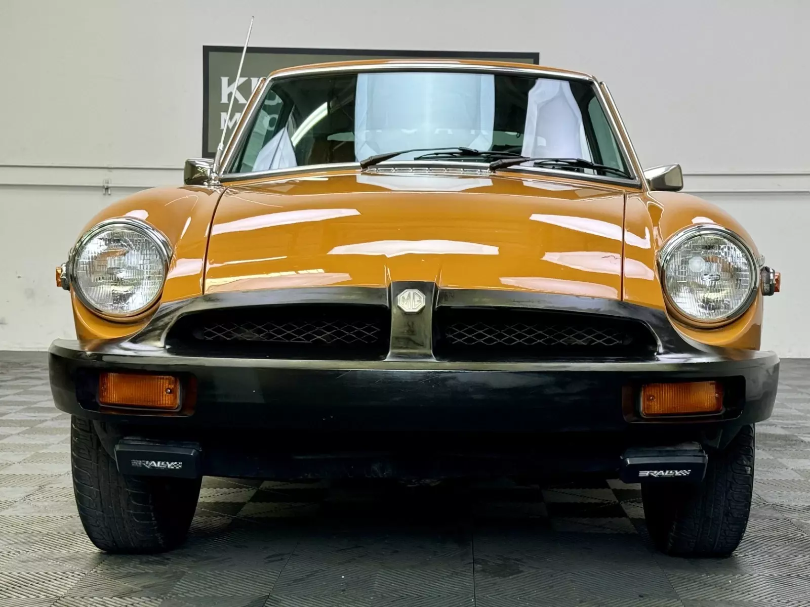 1974 MG MGB - photo 2