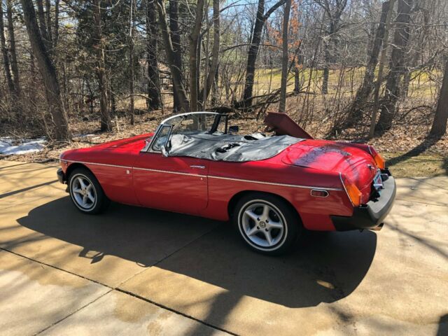 1974 MG MGB Roadster - photo 4