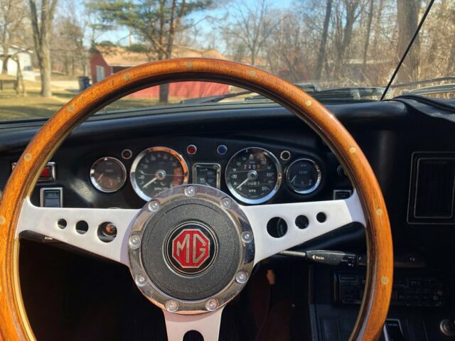 1974 MG MGB Roadster - photo 6