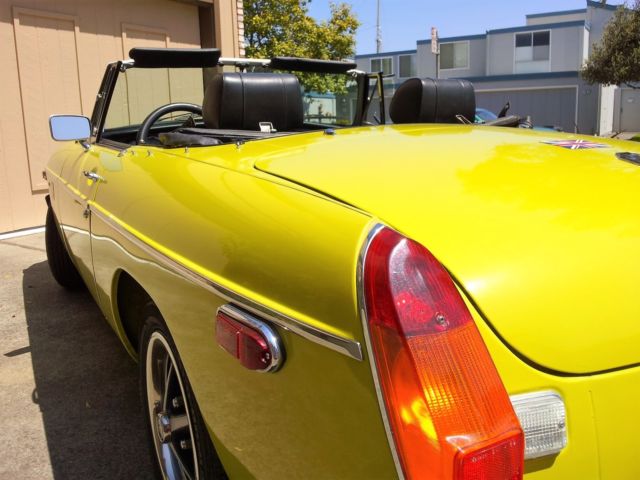 1975 MG MGB - photo 2