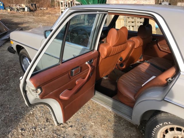 1975 Mercedes-Benz 300-Series - photo 3