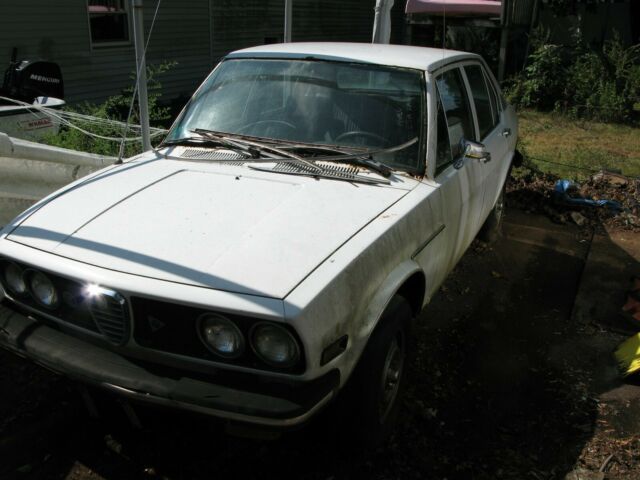 1975 Alfa Romeo Alfetta 4dr Sedan 1975 Alfa Romeo Alfetta