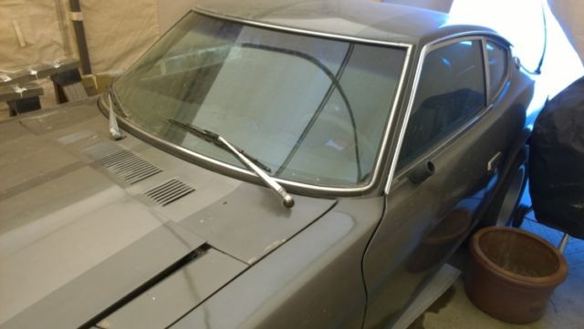 1975 and 1976 Datsun 280z Project car w/ extra parts 1975 Datsun Z-Series