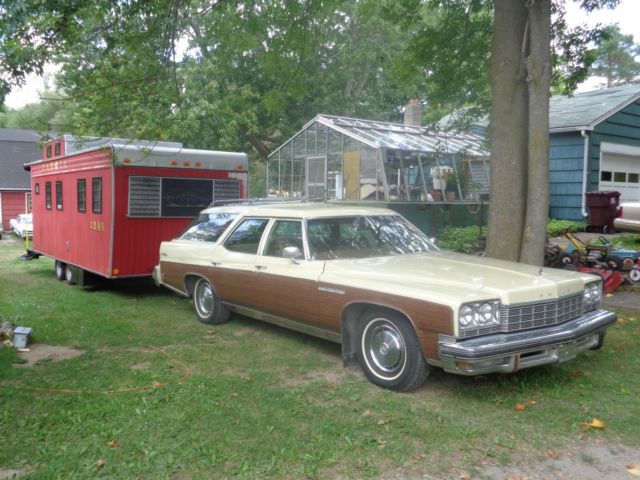 1975 Buick Estate station Wagon Loaded clam shell clamshell stationwagon 1975 Buick Estate Wagon