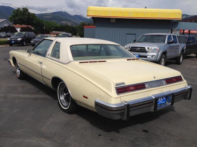 1975 Buick Riviera - photo 2