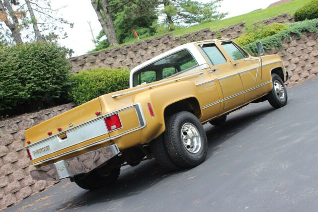 1975 Chevrolet C-30 Camper Special Silverado - photo 3