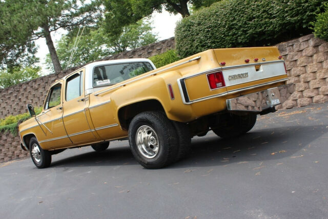 1975 Chevrolet C-30 Camper Special Silverado - photo 4