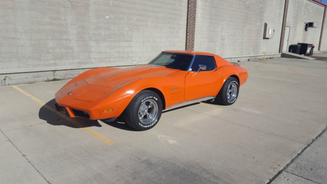 1975 Cheverolet Corvette 4 Speed AC T-Top Rare color flame Red code 70 1975 Chevrolet Corvette NA
