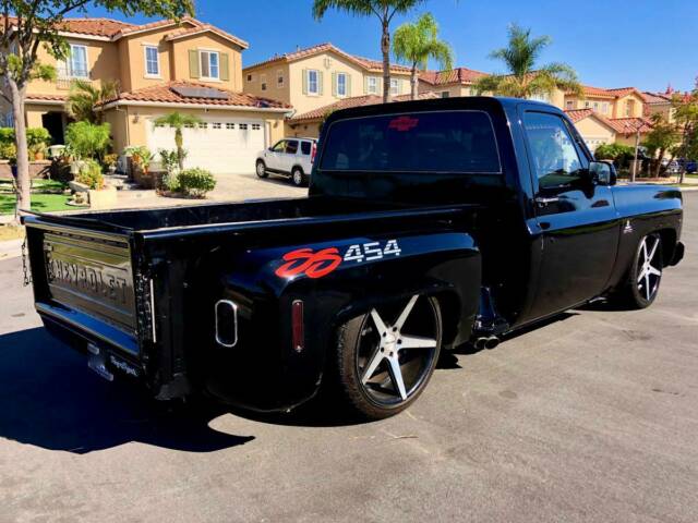1975 Chevrolet C10 STEP SIDE - V8 454 SS - Very Clean and rare - Short Bed 1975 Chevrolet C-10 --