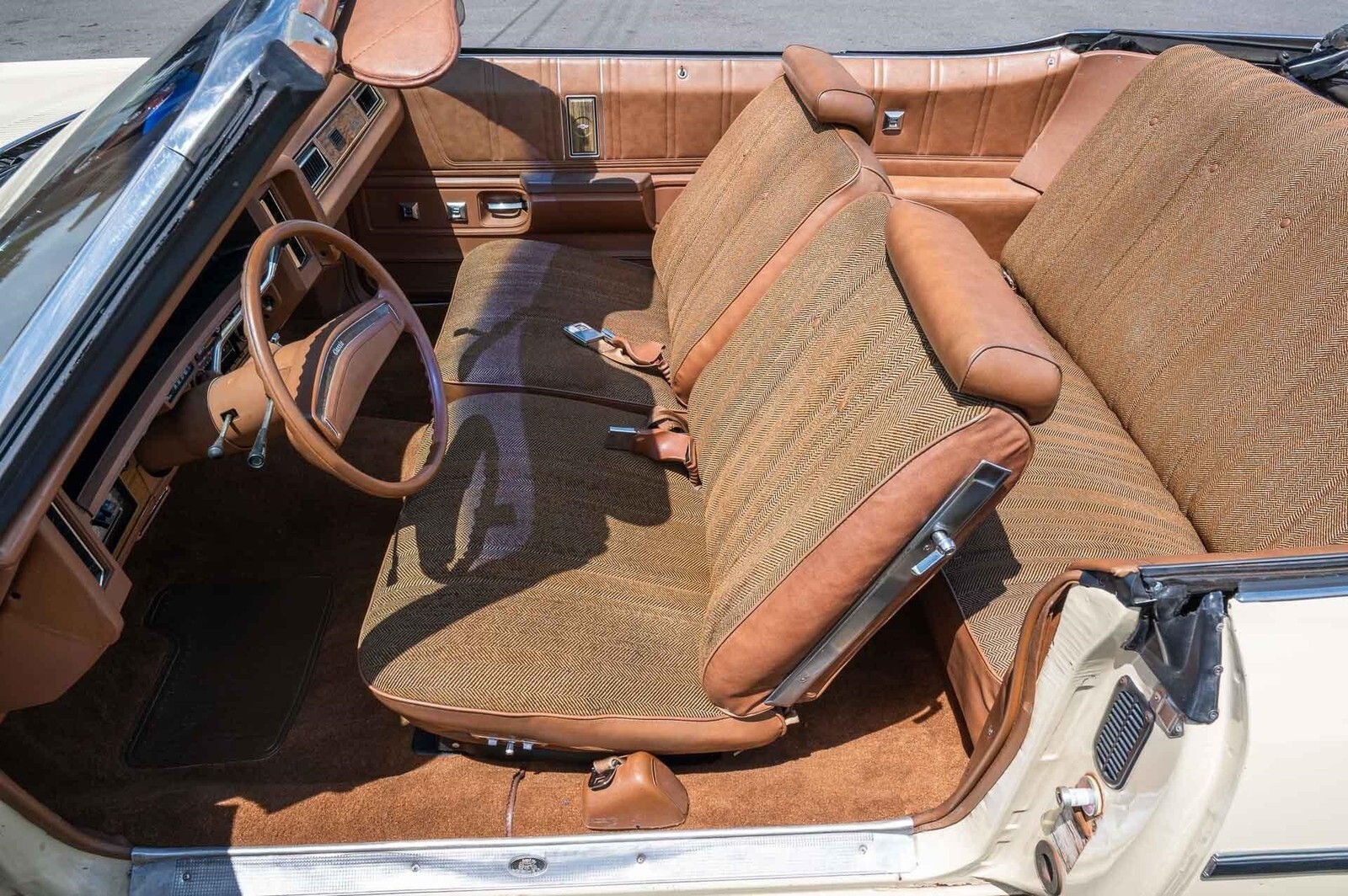 1975 Chevrolet Caprice Convertible, 1 Owner, Highly Optioned, Big Block 4 - photo 11