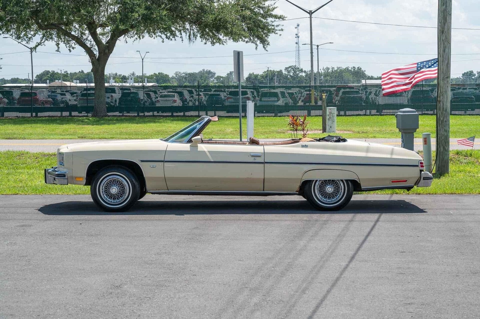 1975 Chevrolet Caprice Convertible, 1 Owner, Highly Optioned, Big Block 4 - photo 2