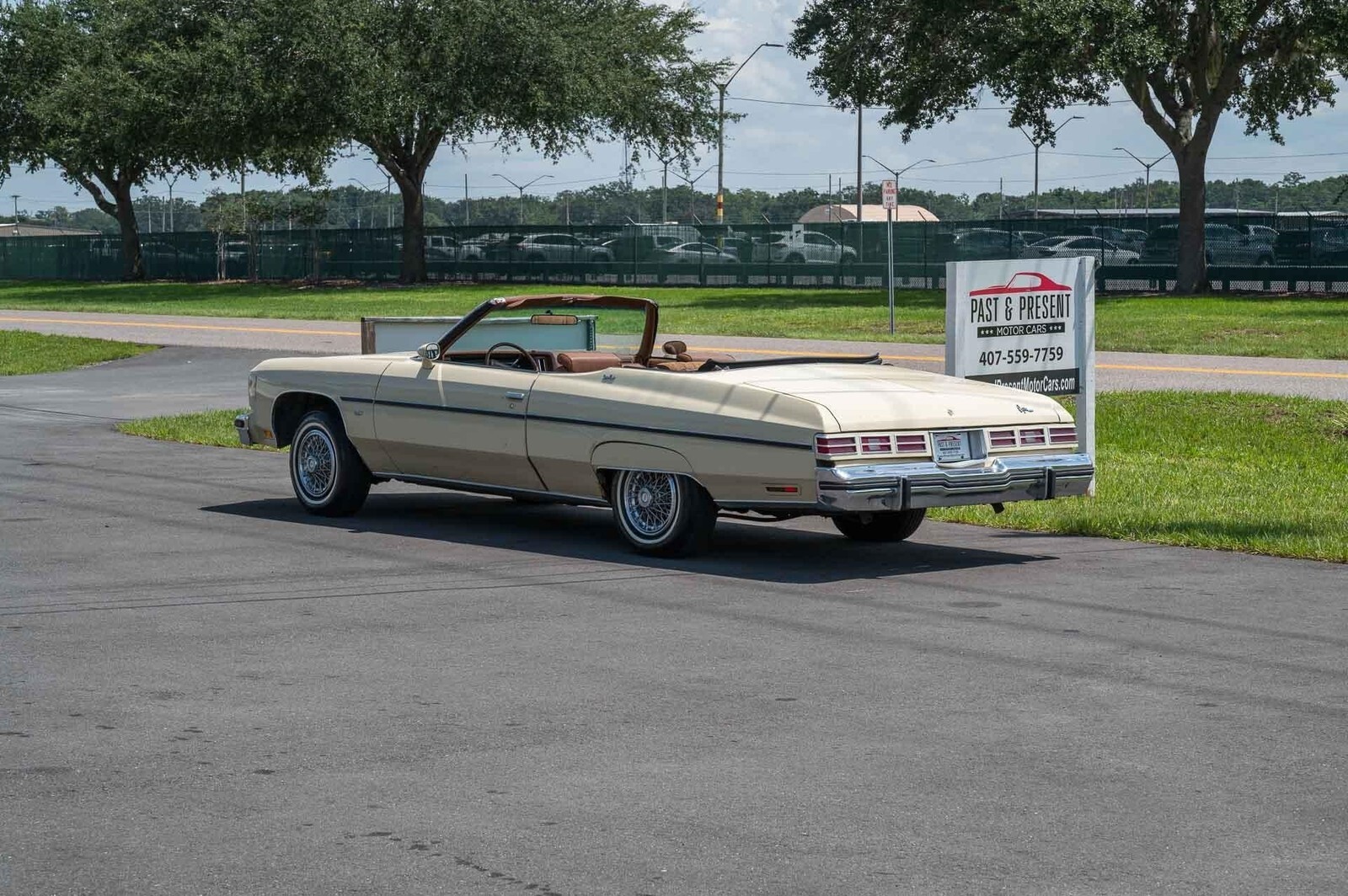 1975 Chevrolet Caprice Convertible, 1 Owner, Highly Optioned, Big Block 4 - photo 4