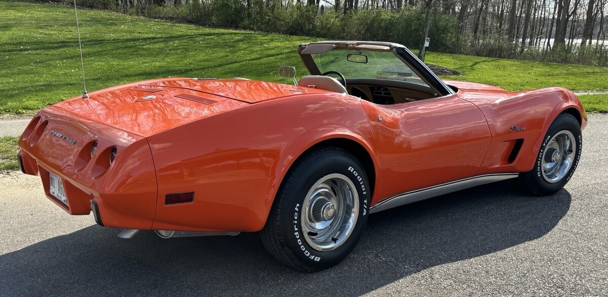 1975 Chevrolet Corvette 4 speed Convertible - photo 10