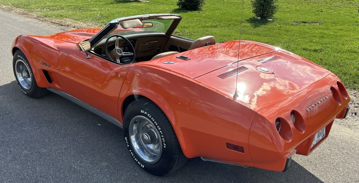 1975 Chevrolet Corvette 4 speed Convertible - photo 12