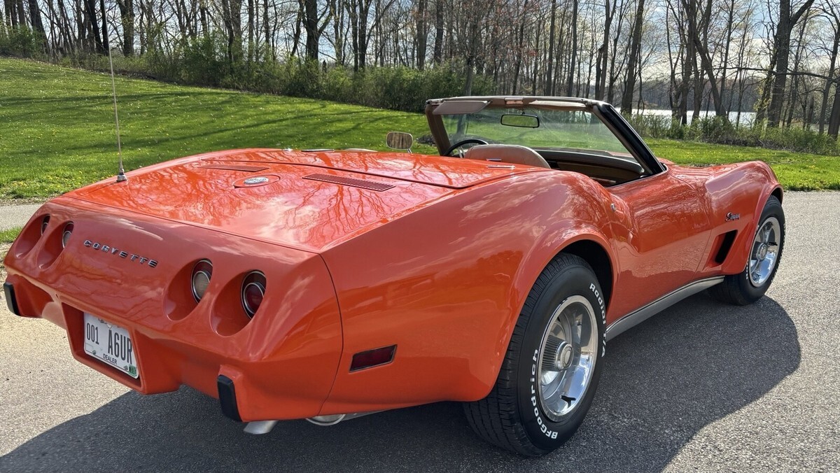 1975 Chevrolet Corvette 4 speed Convertible - photo 3